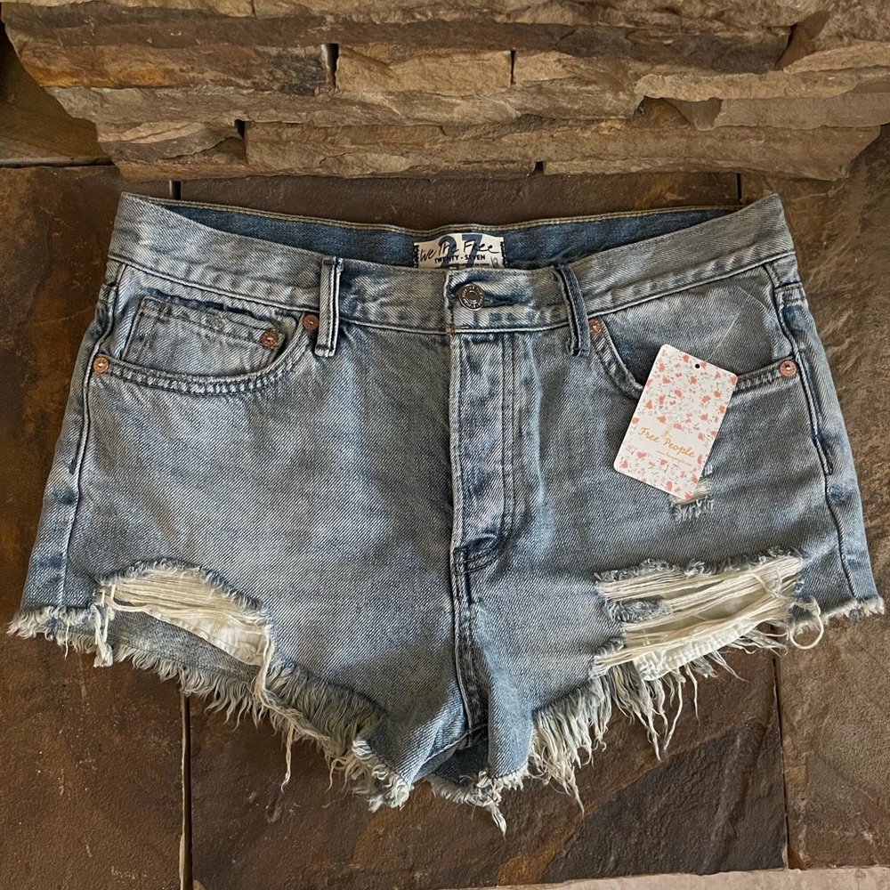 NWT FREE PEOPLE JEAN SHORTS